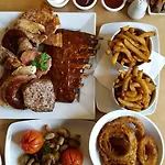 The Bear On The Square 3* ميلوم