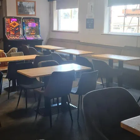 The Bear On The Square Hotell Millom