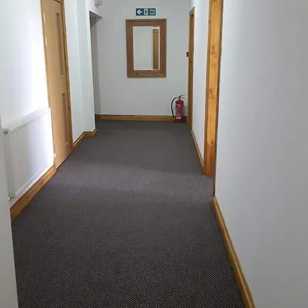 The Bear On The Square Otel 3*