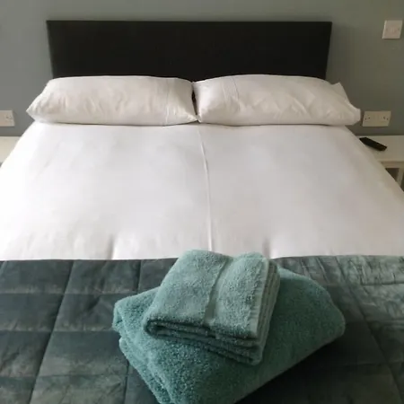 ホテル The Bear On The Square 3*