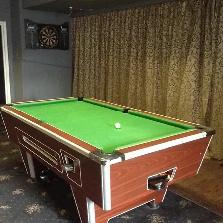 ホテル The Bear On The Square 3*