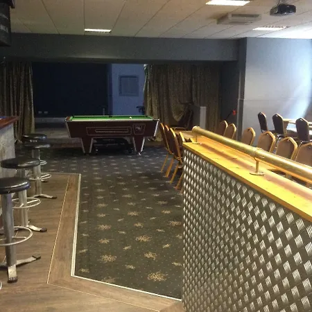 ホテル The Bear On The Square