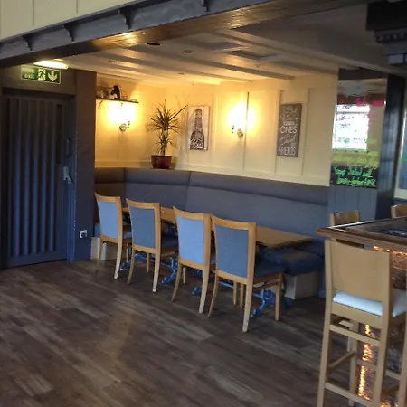 The Bear On The Square Hotel 3*