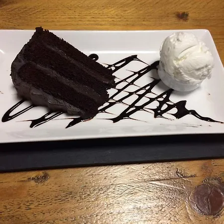 The Bear On The Square ホテル